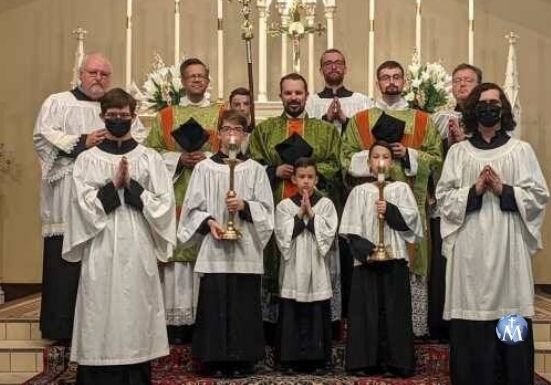 De clérigo anglicano y padre de familia a parado, pintor precario… y ahora sacerdote casado