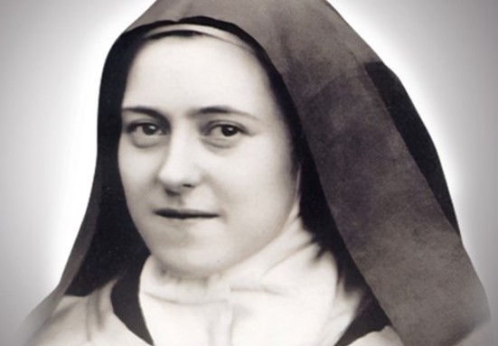 Bajo el patrocinio de Santa Teresita de Lisieux, se propagan grupos de oración por los sacerdotes