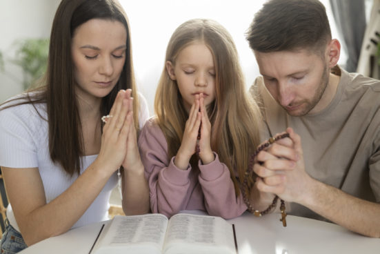 El poderoso mensaje de Santa Teresa de Calcuta sobre el valor de rezar en familia